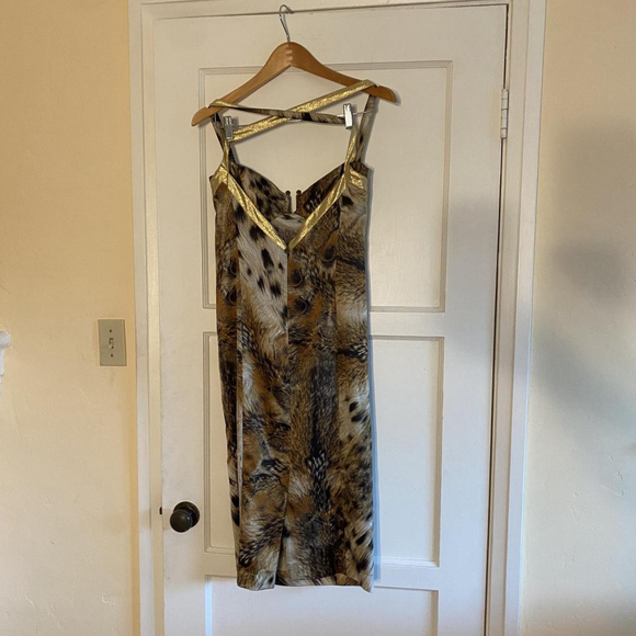 Dresses - Picture 6 of 6